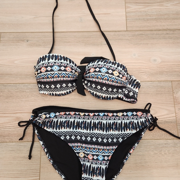 Bikini size large. - Picture 3 of 7